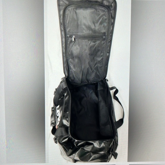 Pair of Levi’s duffle bags NWT - Picture 3 of 10